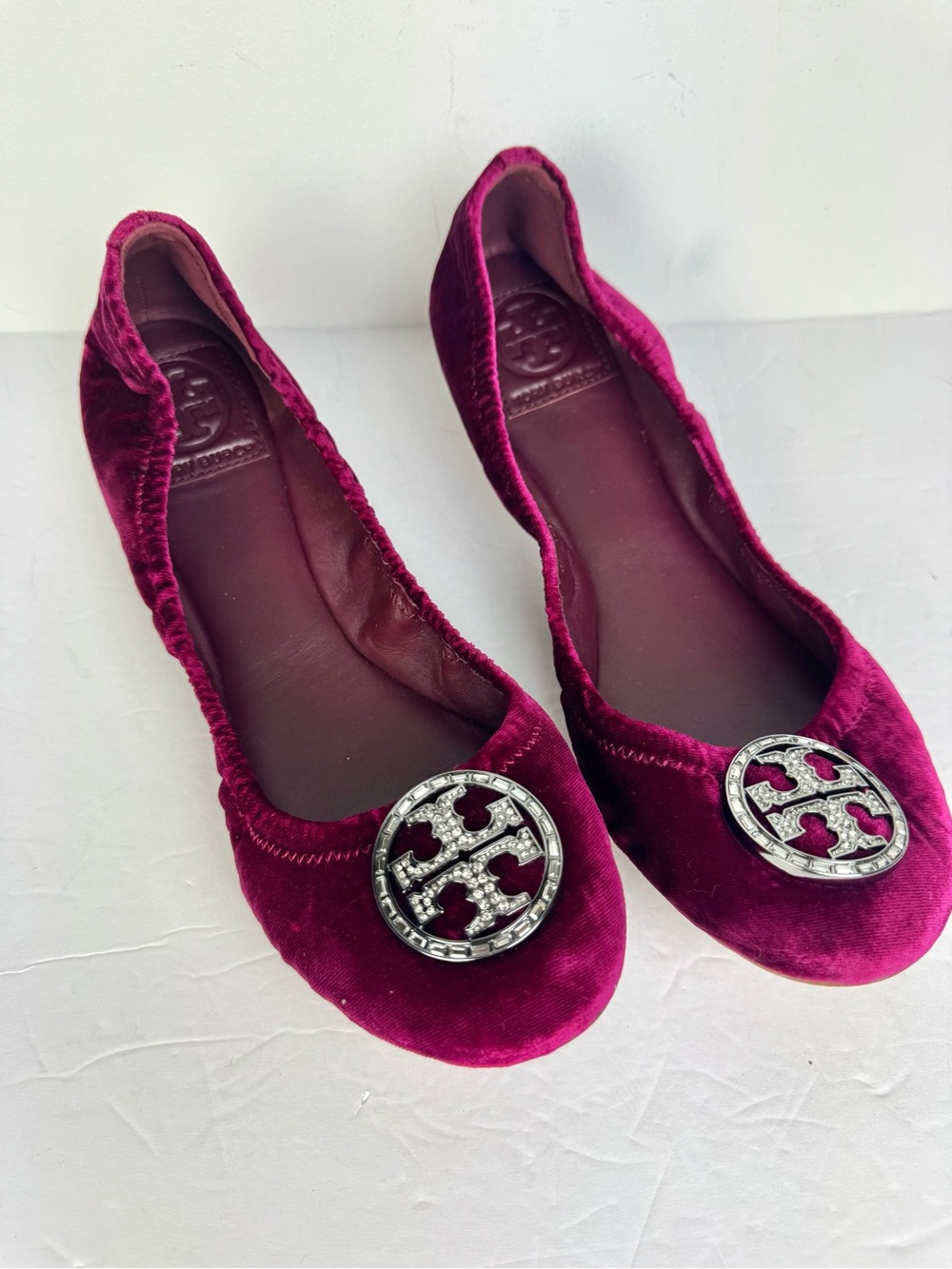 Tory Burch Caroline 2 Burgundy Velvet Ballet Flats with Rhinestone Logo Size 10